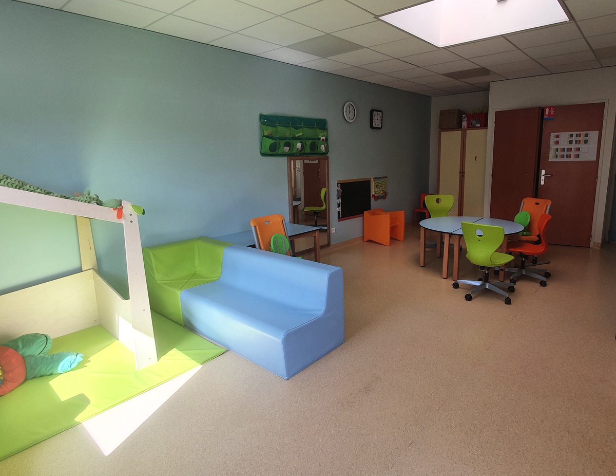 ChuSaintEtienne's tweet photo. #JourneeMondialeDeLautisme
Focus sur le Centre Leo Kanner - Pôle de référence Autisme au @ChuSaintEtienne spécialisé dans la prise en charge précoce des enfants porteurs de troubles du développement. Bravo aux équipes pour leur dévouement tout au long de l'année ! https://t.co/qJ7Gu23o29