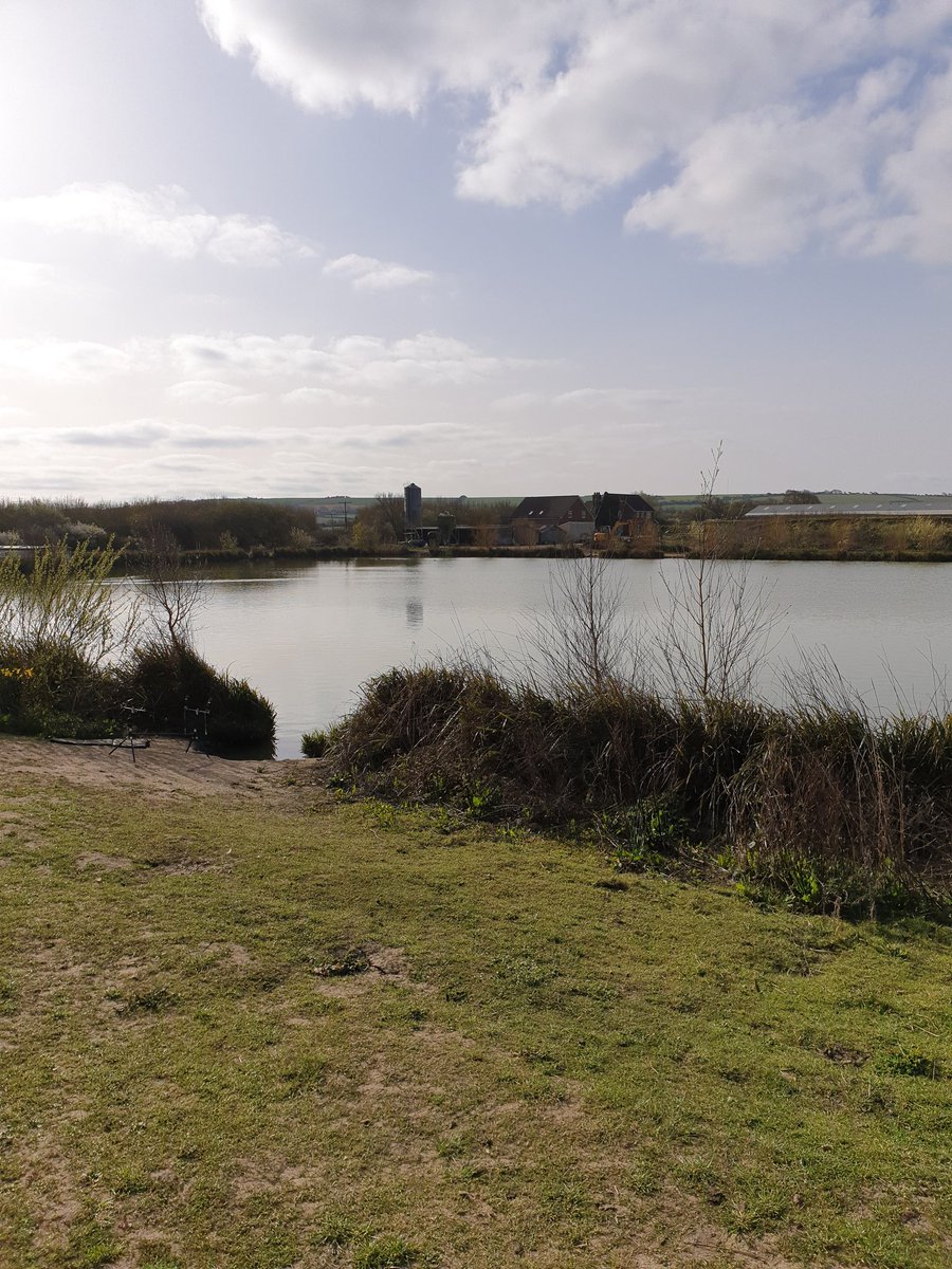 DeancarefreeCFC's tweet photo. My home for the next 24 hours ๐๐
#carpfishing
#nightfish
#relax https://t.co/AXurkhfg5t