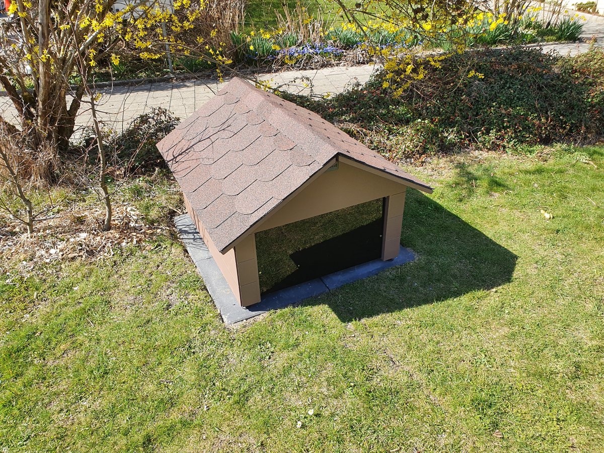 Wieder ein zufriedener Kunde der seinen Automower mit unserer <a href="/RoboHut/">Rasen Mähroboter Garage / robotic lawn mower garag</a> vor Wind und Wetter schützt 👍

Dachabdeckung und Anstrich in DIY und sieht super aus
🥰
Mehr Info:
maehrobotergarage.ch

Danke David und Grüsse nach Langnau
#husqvarna #garage #automower #gardena