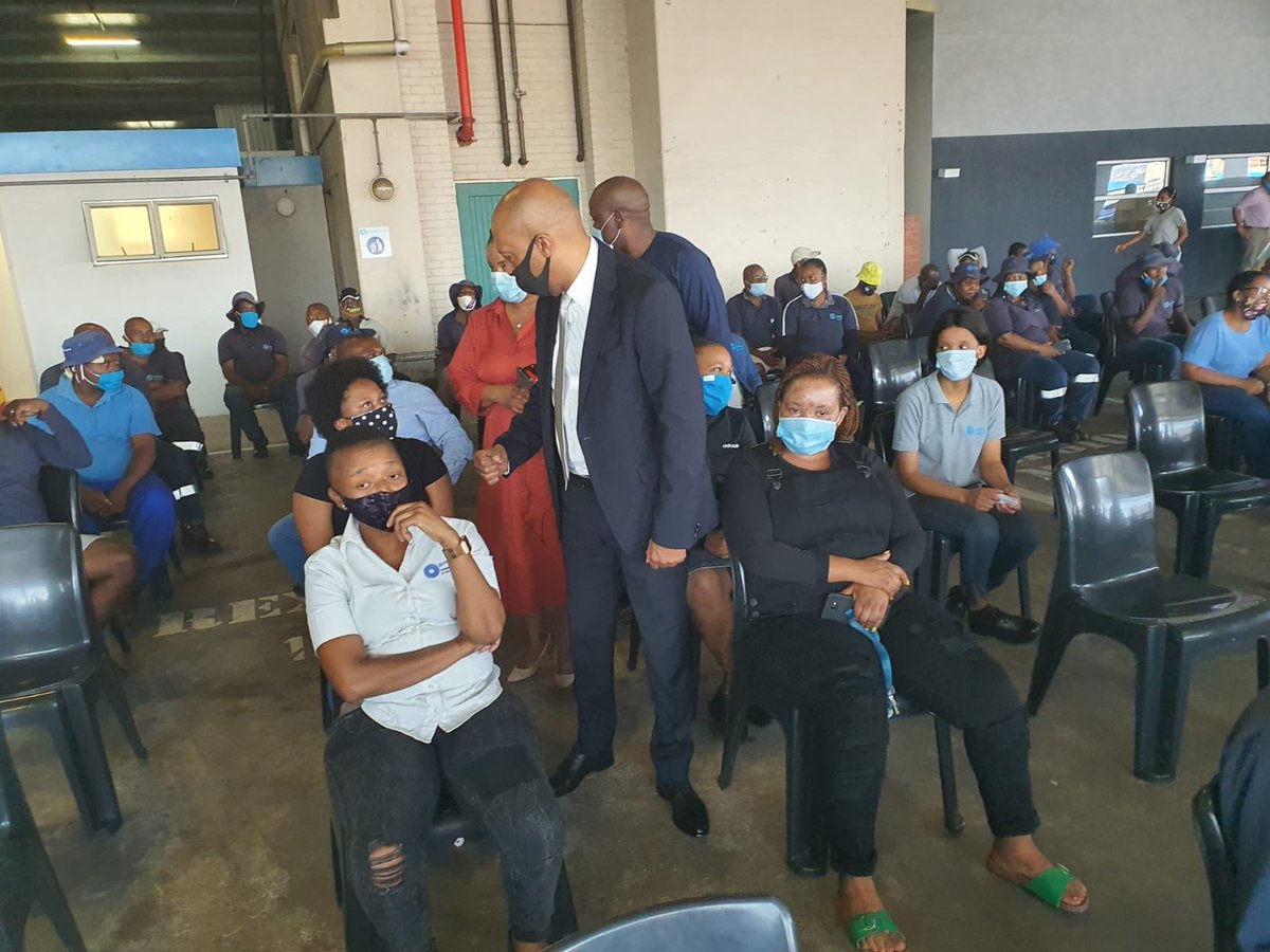 Metrorail_kzn's tweet photo. PRASA Group CEO Mr Zolani Matthews engagement with employees and genuinely listening to employees concerns 
#KznRegionalOffice #GCEO Engagement sessions https://t.co/Ra12VxBgPN