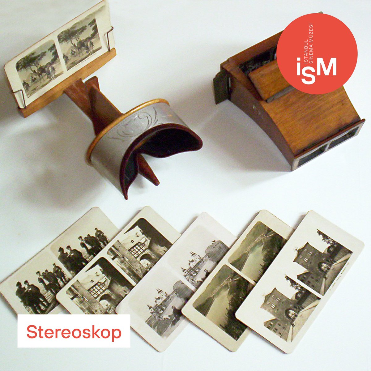 sinema_muzesi's tweet photo. Stereoskop örneğini İSM kalıcı koleksiyonunda bulabilirsiniz.İstanbul Sinema Müzesi'ni hafta sonları hariç her gün 11:00-18:00 saatleri arasında ziyaret edebilirsiniz.

#İSM #İstanbulSinemaMüzesi #Stereoskop https://t.co/aA66hneiak