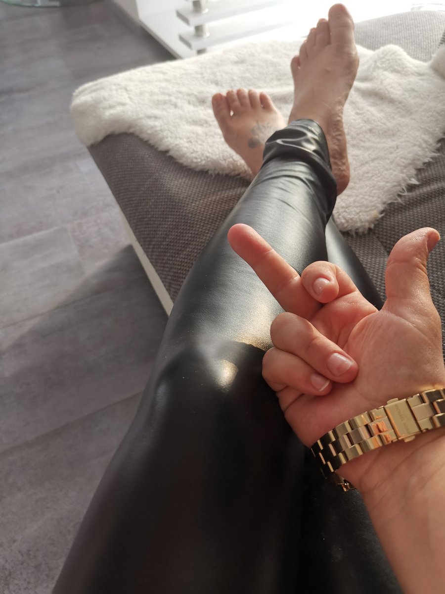 arnella_lady's tweet photo. Guten Morgen Suchti!😉
#mindfuck
#zahlschwein
#findom
#geldherrin
#brainwashes https://t.co/UwHllDTmPo