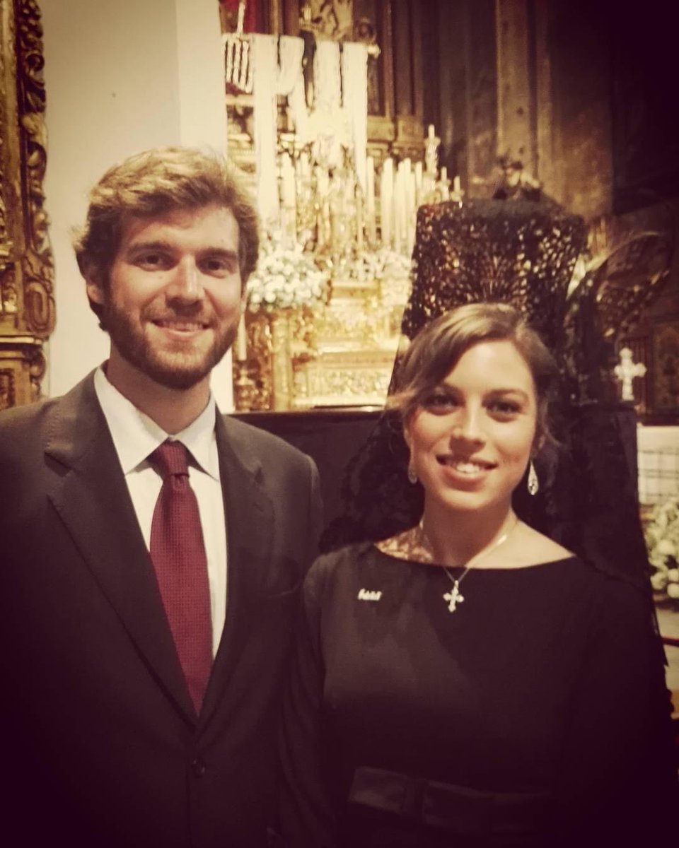 antoniodeljunco's tweet photo. De cuando se podía ir "mantilleando" sin mascarilla #Mantilla #Mantillo #2016 #SemanaSanta #VengaAustedeEh https://t.co/JEmb5x433T