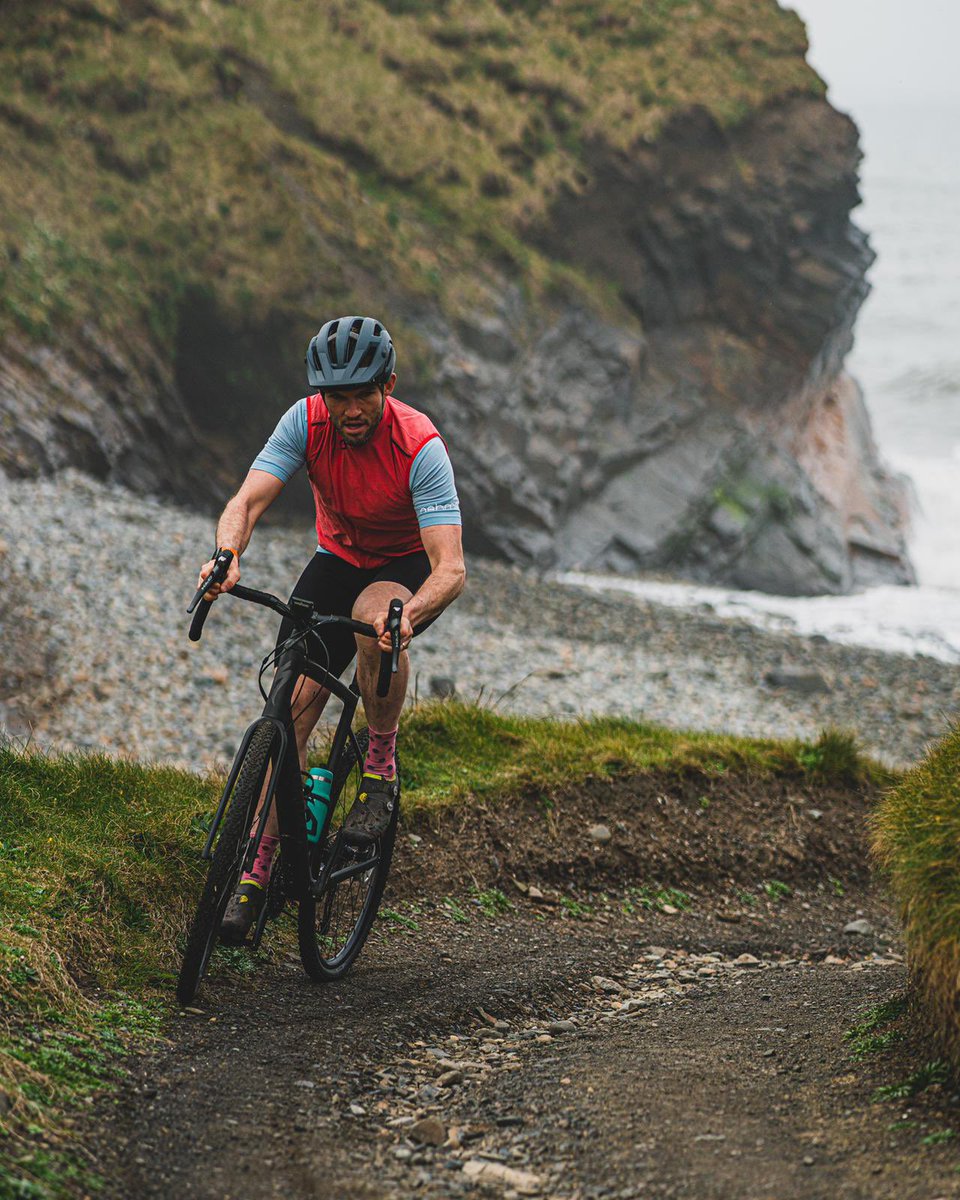 Brilliant day riding on the <a href="/VisitPembs/">Visit Pembrokeshire 🏴󠁧󠁢󠁷󠁬󠁳󠁿</a> coast shooting for <a href="/ashmei/">ashmei</a>