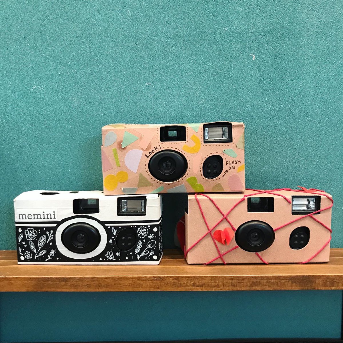 Memini No Twitter 写ルンです のオリジナルパッケージ付を数量限定で販売中です 結婚式などでメッセージを書いたり オリジナルのパッケージを作る事ができます 写ルンですオリジナルパッケージ付 1 477 写ルンです 名駅 名古屋駅 メミニー カメラの Memini No Twitter 写ルンです のオリジナルパッケージ付を数量限定で販売中です 結婚式などでメッセージを書いたり オリジナルのパッケージを作る事ができます 写ルンですオリジナルパッケージ付 1 477 写ルンです 名駅 名古屋駅 メミニー カメラの