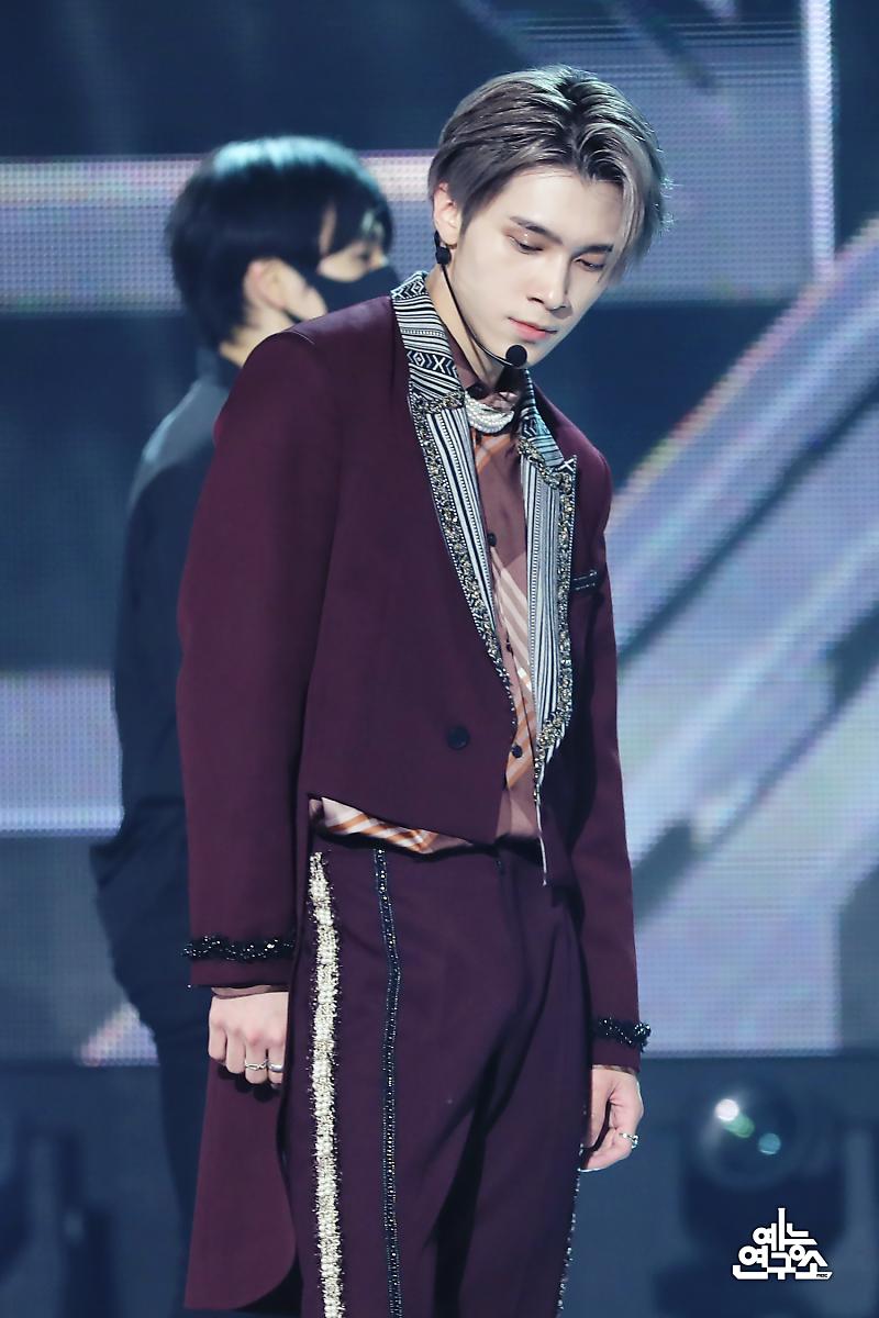 EVERY_HENDERY's tweet photo. PHOTO 📸 210402 | MBC Music Core updated
MBC Music Core 威神 V (WayV)
-秘境 (kick back) Hendery👑
©️: Post Never
🔗https://t.co/CUGjumQvqG
#HENDERY #冠冠亨 #헨드리
#WayV #WeiShenV #威神V #WayV_Hendery_Kickback
#WayV_Kickback https://t.co/nj52la8uhW