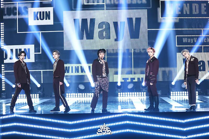 EVERY_HENDERY's tweet photo. PHOTO 📸 210402 | MBC Music Core updated
MBC Music Core 威神 V (WayV)
-秘境 (kick back) Hendery👑
©️: Post Never
🔗https://t.co/CUGjumQvqG
#HENDERY #冠冠亨 #헨드리
#WayV #WeiShenV #威神V #WayV_Hendery_Kickback
#WayV_Kickback https://t.co/nj52la8uhW