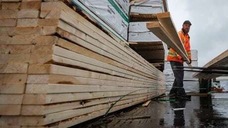 Record-high lumber prices add as much as $30K to the cost of building a house cbc.ca/news/business/…