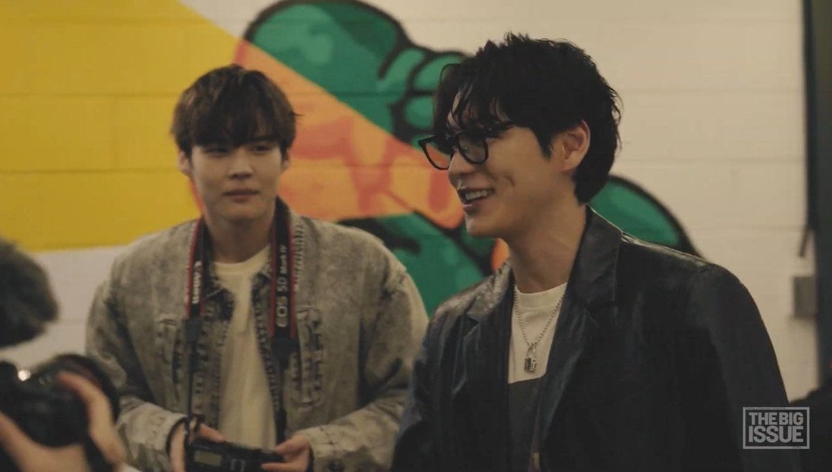 yoonlangyoon's tweet photo. the moment you finally met your idol and you are stunned by his aura ✨♥️ hahaha
#ChanJun #SeChan couple of #VICTON
#HEOCHAN #LIMSEJUN #빅톤 https://t.co/8ozyB4gRrT
