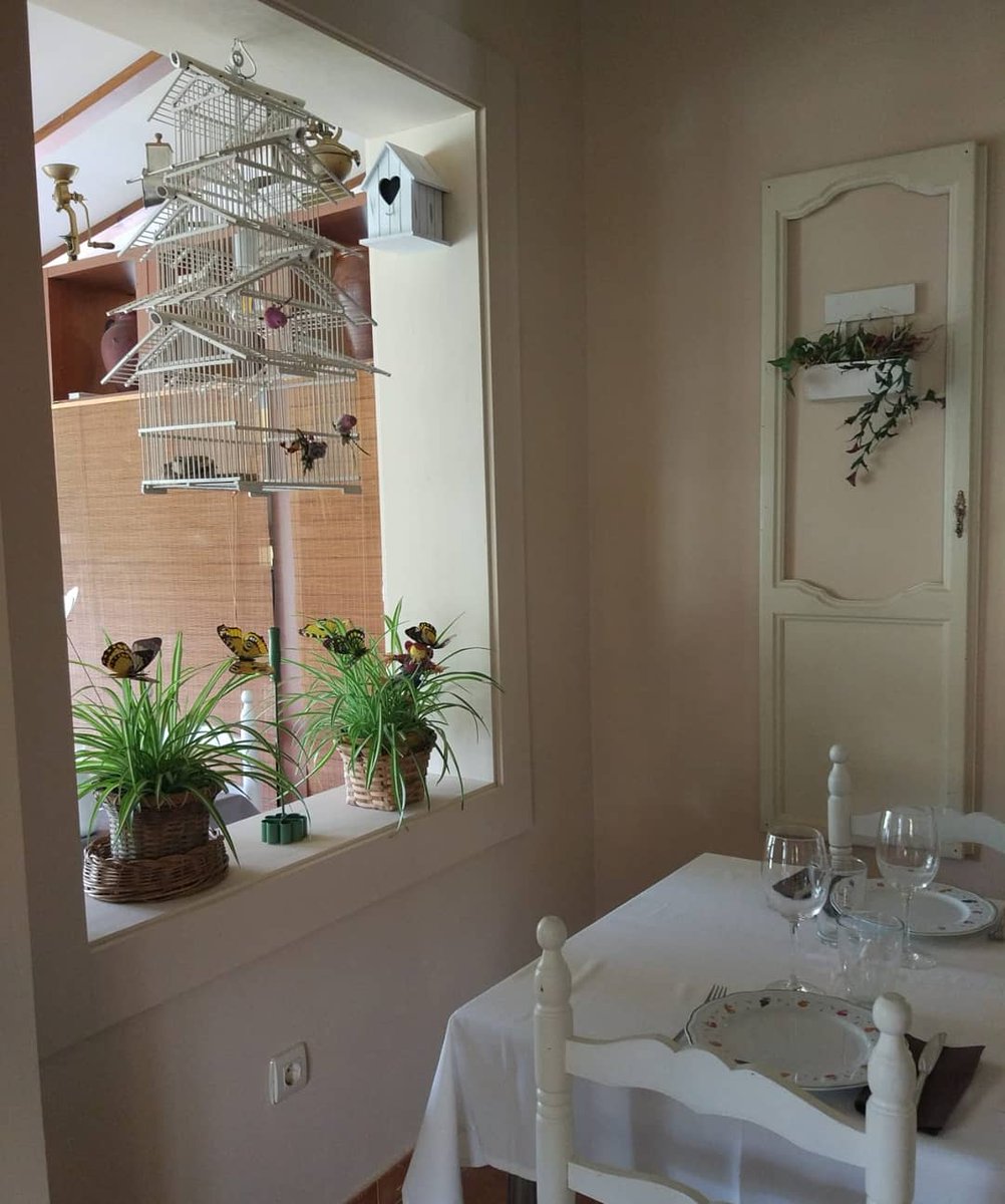 quinta_arribes's tweet photo. Rincones del comedor. Ventanas a Arribes. Ventanas al Duero 
@CyLesVida
#quintadelaconcepcion #arribesdelduero #arribes #turismorural #naturaleza #landscape #duero #douro #turismo #PosadaReal  #Salamanca #castillayleon #spain https://t.co/ubyM0BuM1P
