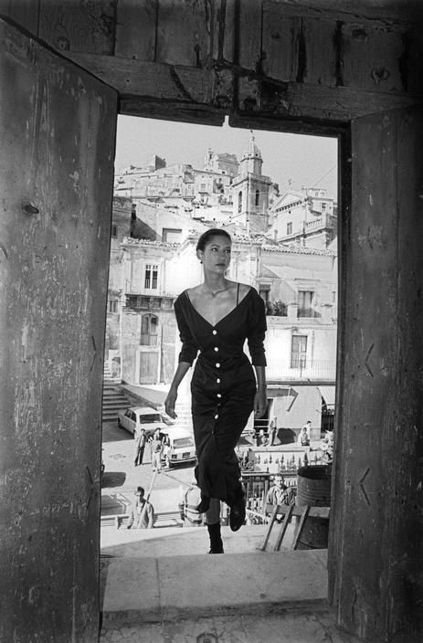 rvoneinem's tweet photo. Ferdinando Scianna  ' #OpenWalls ' https://t.co/5dqpIFnjHj