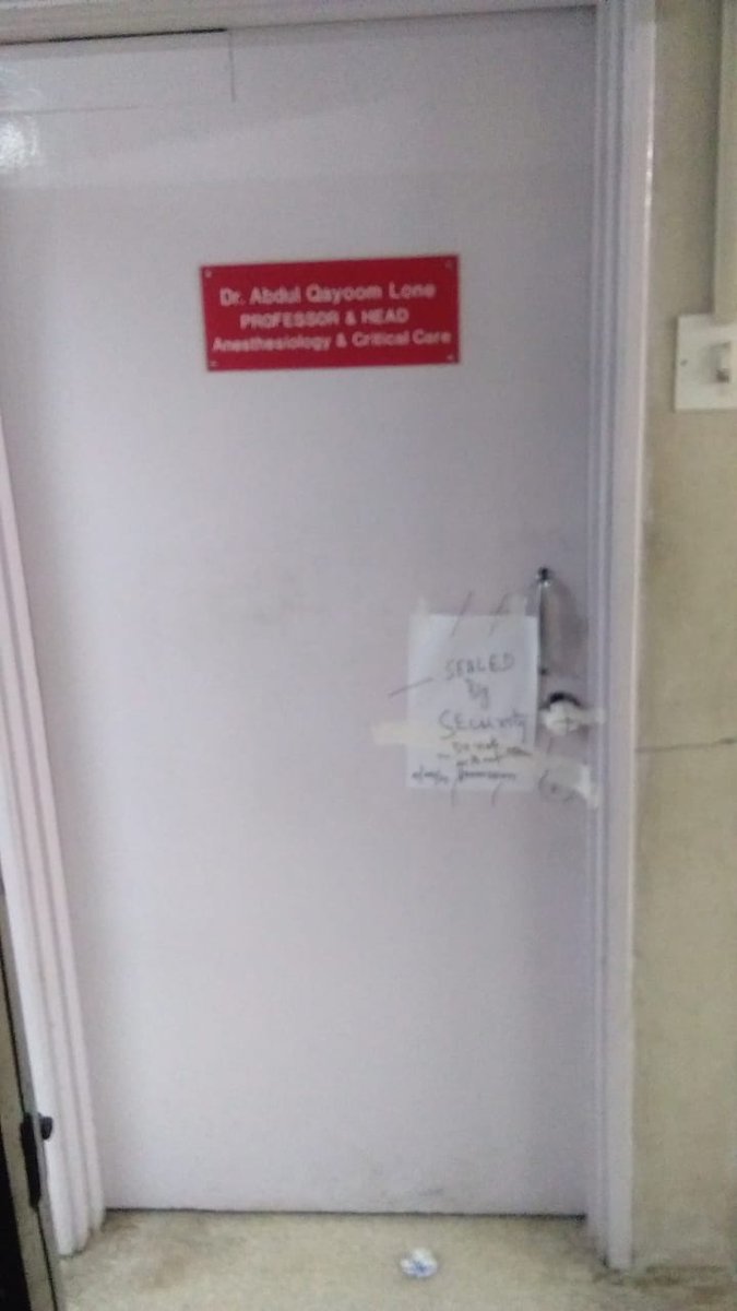 majidhyderi's tweet photo. SKIMS Soura insults its veterans!
For the first time in SKIMS history, rooms of doctors were sealed, the moment they retired from services. 
Sources say they were even not allowed to take out their personal belongings.
Cheapness.
#MJH 
#Kashmir 
@OfficeOfLGJandK 
@nitishwarKumar https://t.co/cqX6zE4rtC