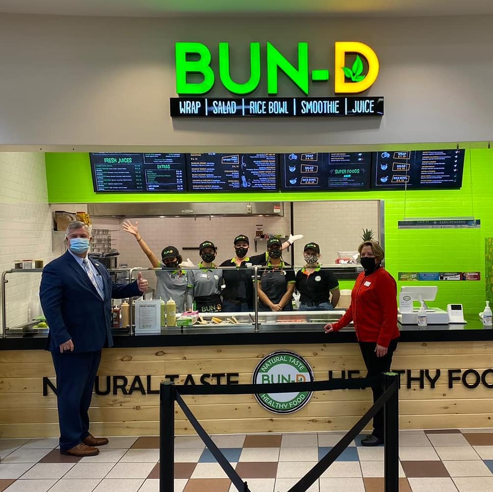 BUN__D's tweet photo. Hello Newyork, we are so proud to serving at  Fort Drum Army Base New York, happy and healthy days all #healthyfood #naturaltaste #armybase #newyork #america #fortdrum #fortdrumnewyork #fortdrumny #armysoldier #usarmy #usa🇺🇸 #usarmysoldier https://t.co/J2RCL8ScmN