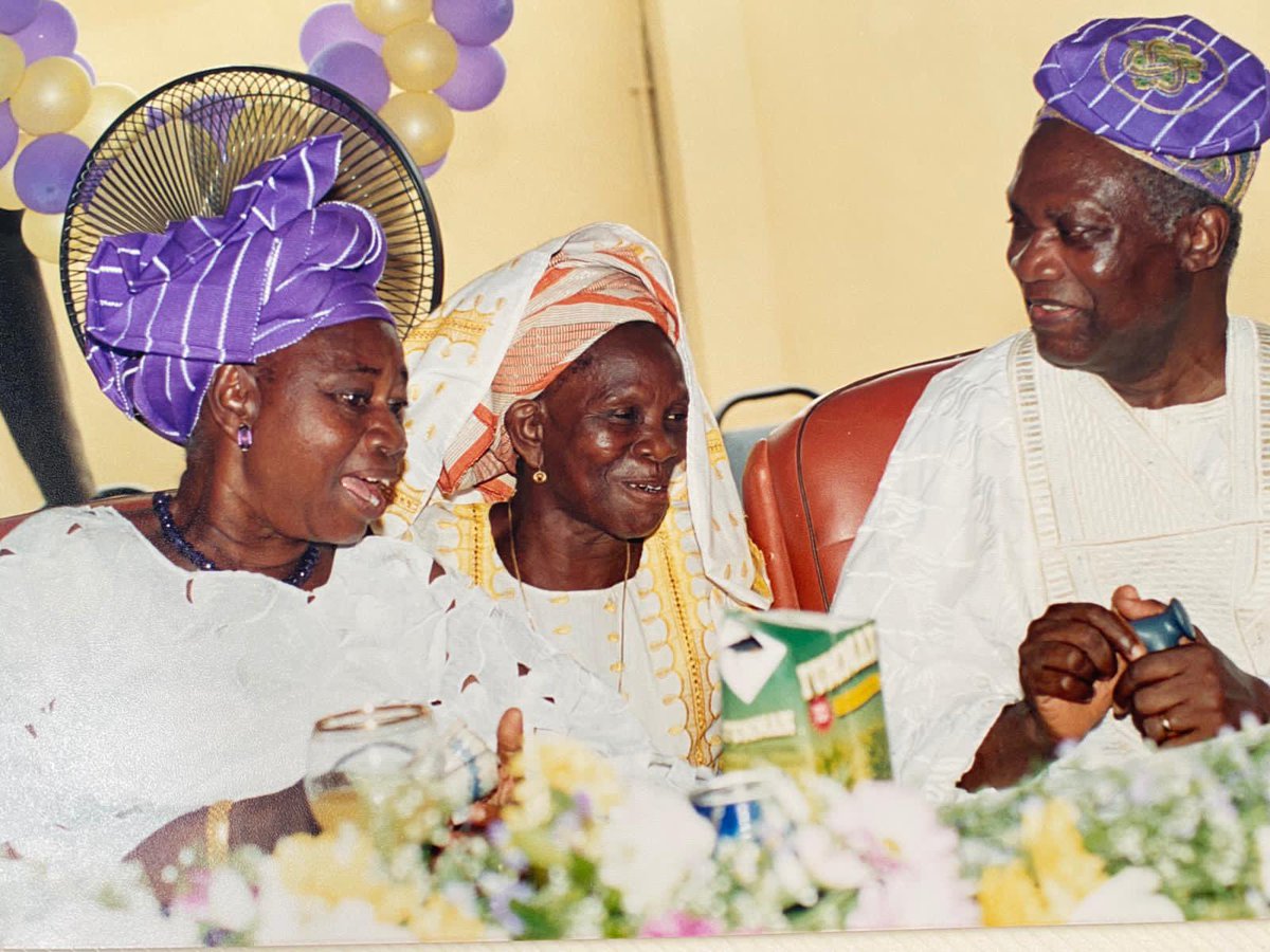 Flashback Friday to April 3, 2002 (19 years ago) when we were celebrating my Mum, Lady Doja’s 70th birthday. How time flies! Tomorrow she turns 89 …F.Ote💲