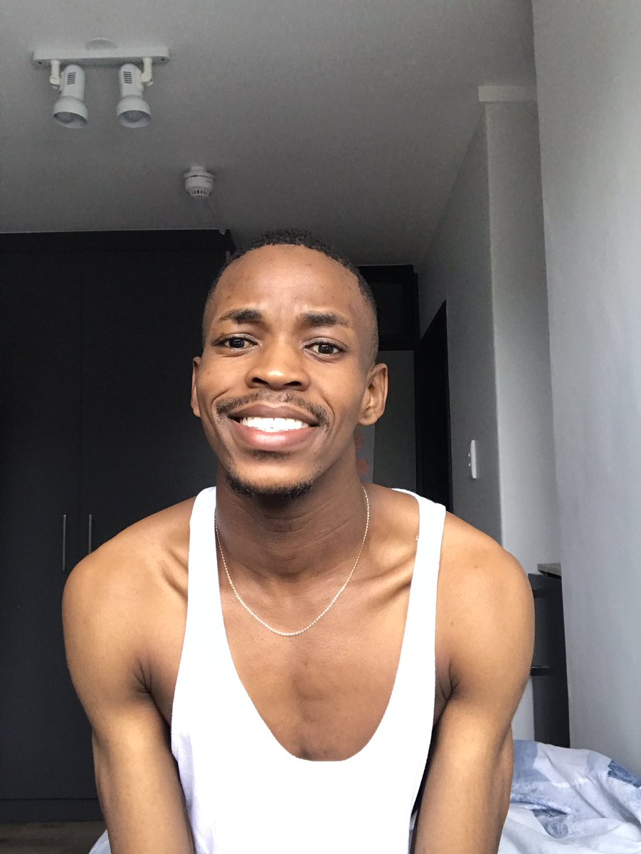 boi_gaserotse's tweet photo. I took these just after I woke up. 🙃 Good morning 🌱🤍 https://t.co/K50jeUSXYt