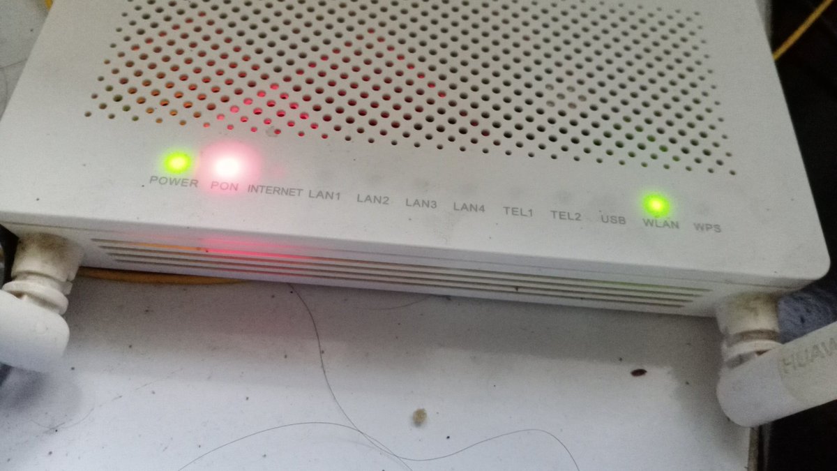 boyfirmansyah's tweet photo. @IndiHome Kenapa ya kok PON merah nyala² terus? Internet down https://t.co/MvCSOpvYeh
