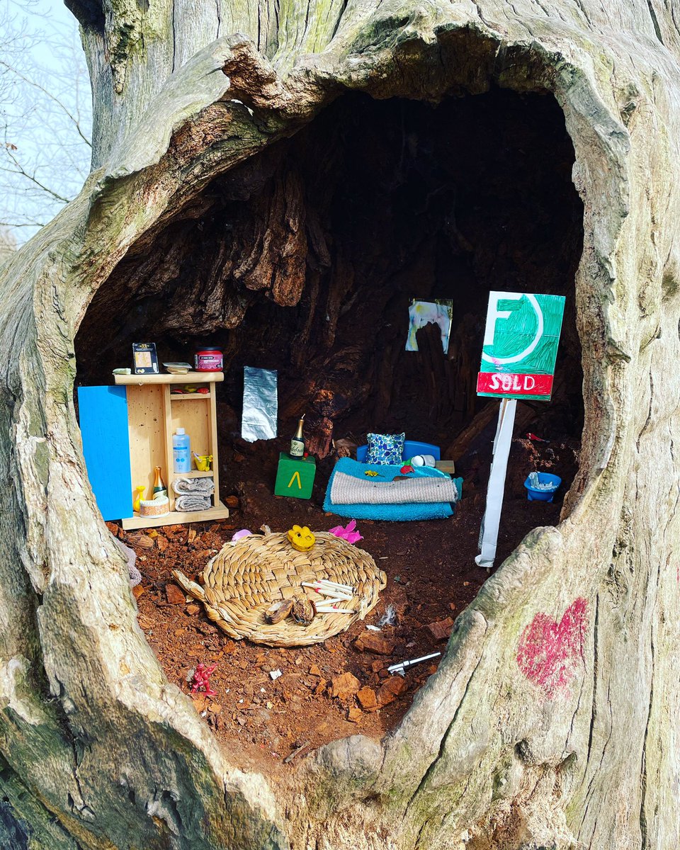 adrianpgibson's tweet photo. I have been looking for this for weeks and finally found it yesterday. Someone built a secret squirrel house in an old tree in Brockwell Park. It comes with champagne, M&S sandwiches and even a Foxtons Sold board. The gentrification of the area continues ... 🐿
#squirrelhouse https://t.co/rzmFfT0Mgm