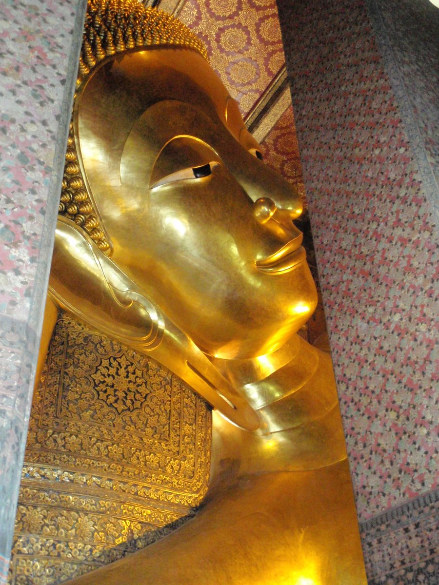 afewmilesmore's tweet photo. For #Top4Inside, capital cities edition: 

↖ Wat Pho, Bangkok, 🇹🇭
↗ Fisherman's Bastion, Budapest, 🇭🇺
↙ Catacombs of Paris, 🇫🇷
↘ Zagreb Cathedral, 🇭🇷

for #Top4Theme, hosted by @CharlesMcCool, @Giselleinmotion, @perthtravelers, and @Touchse. https://t.co/CK6Gu0sz2o