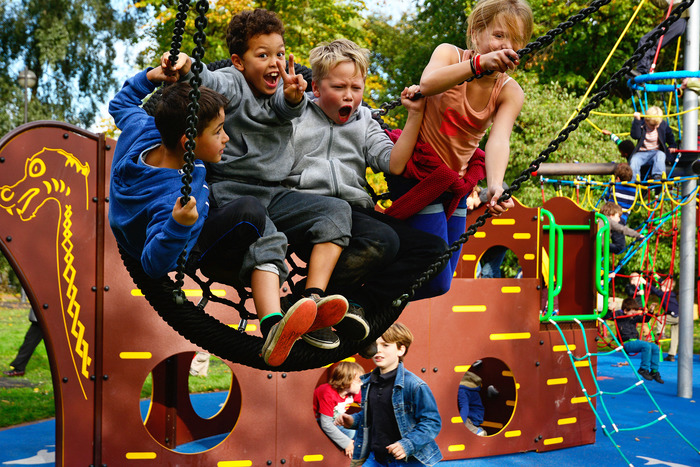 apiplay's tweet photo. This #EasterWeekend why not get the kids #outdoors, #playing and having fun at your local community #playground. There's nowhere better for them to let off steam! #PlayMustStay #SummerofPlay #PlayFirst #PlayisExercise #OkToPlay https://t.co/zJiNZ92e2A