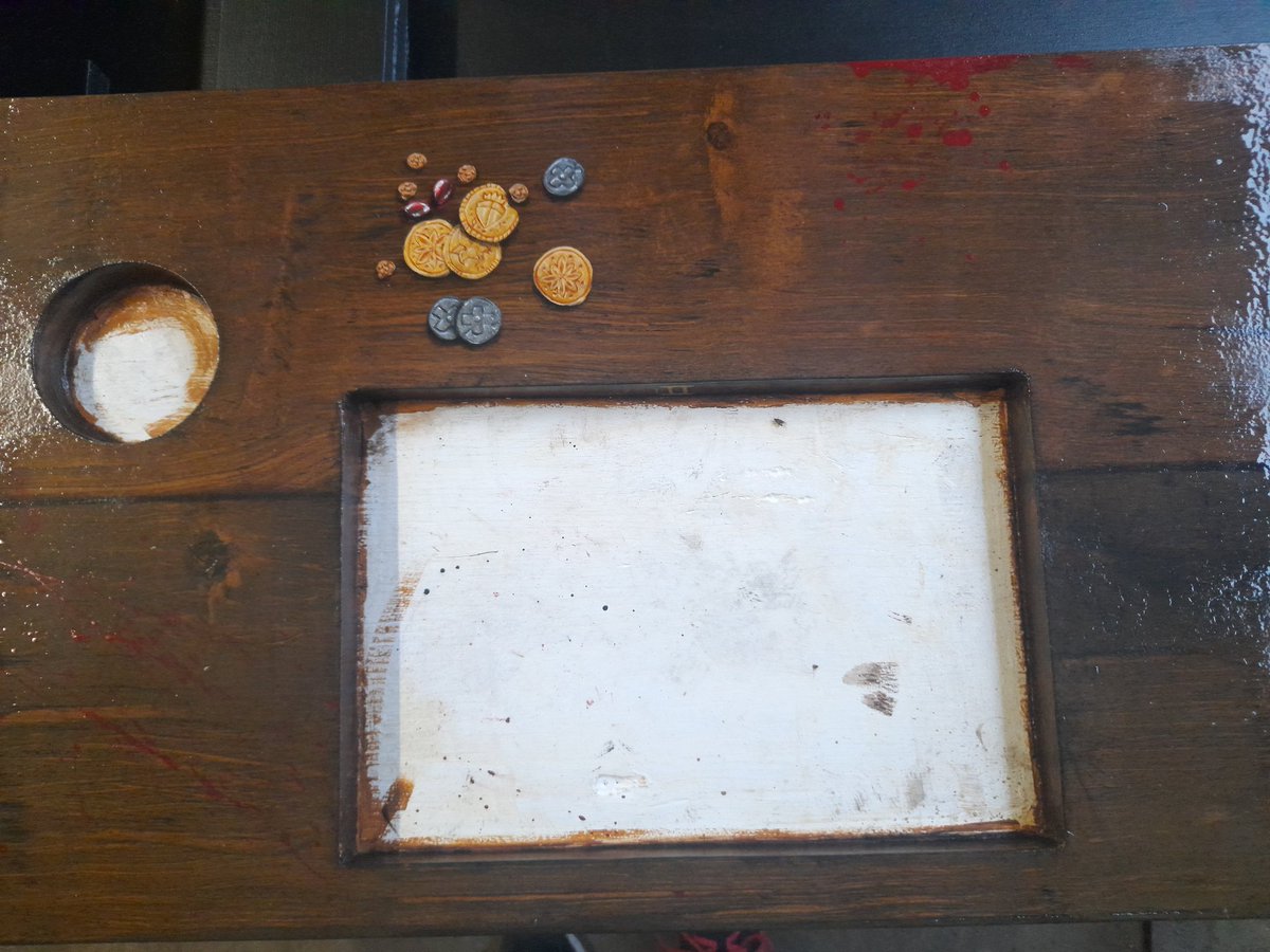 Apispaintbrain's tweet photo. 2/3 - its honestly been a process, I'm so happy to have done it despite it taking blood sweat and tears. Once the last layer of varnish and the felt for the dice trays are on, its completely done #nerdart #havingfunagain #trompleoil https://t.co/M7TQKJOFOP
