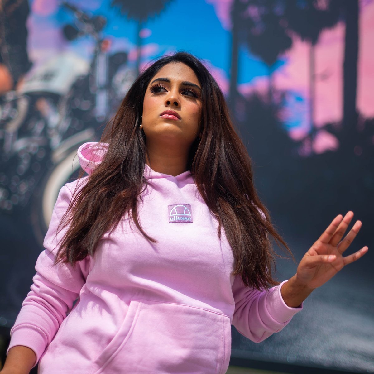Who run the world? #dressellesse