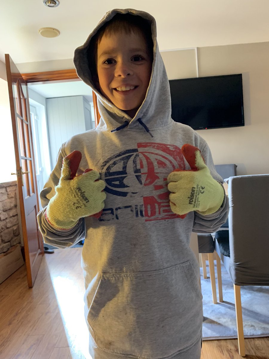 MatthewPotts8's tweet photo. Lazy morning this morning but guilted into action by young R who has been to the park this morning to litter pick (his own idea) so it is tidy for others later. #KeepBritainTidy #FutureIsSafe https://t.co/SgBFQYO091