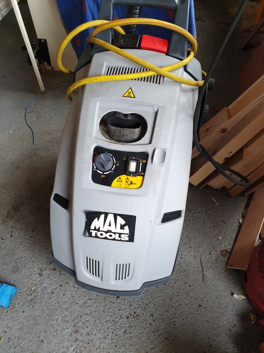 Bayliss Garages (BaylissGarages) Twitter