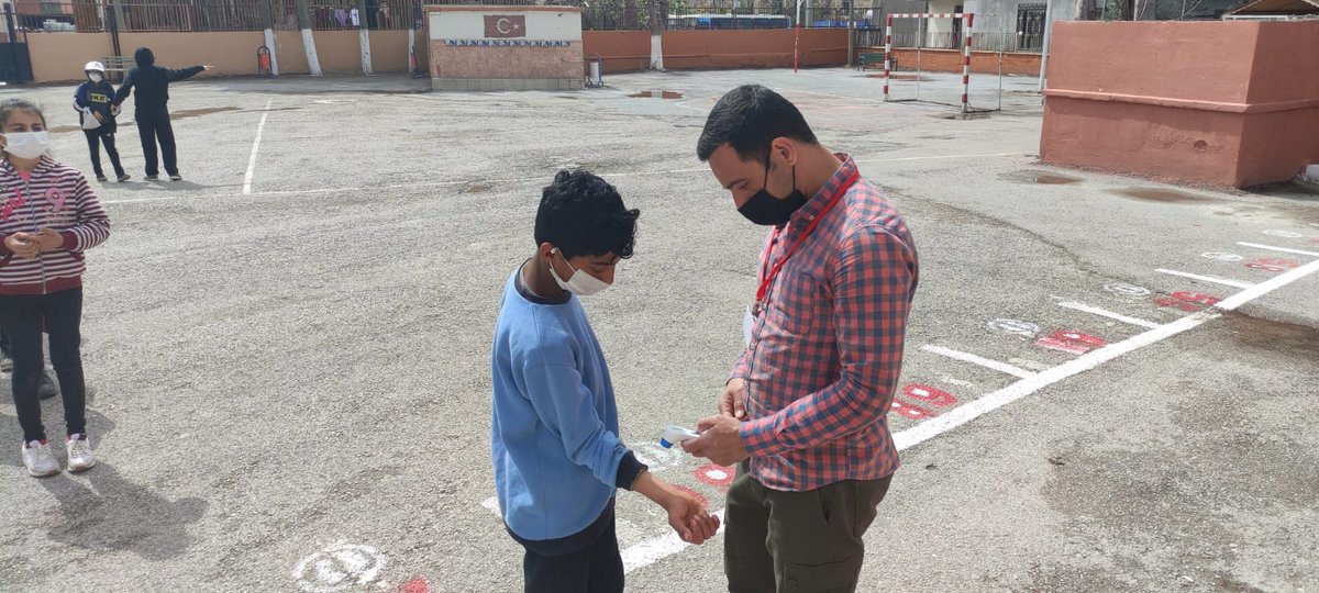 Covid 19 tedbirleri kapsamında gerekli önlemler alındı ziyaretçilerimizin hes kodları sorgulandı ateş ölçümleri yapıldı <a href="/AdemSimsek33/">Adem ŞİMŞEK</a> <a href="/AkdenizilceMem/">Akdeniz İlçe Milli Eğitim Müdürlüğü</a> <a href="/MersinMEMArGe/">Mersin MEM ArGe</a> <a href="/Tubitak/">TÜBİTAK</a>