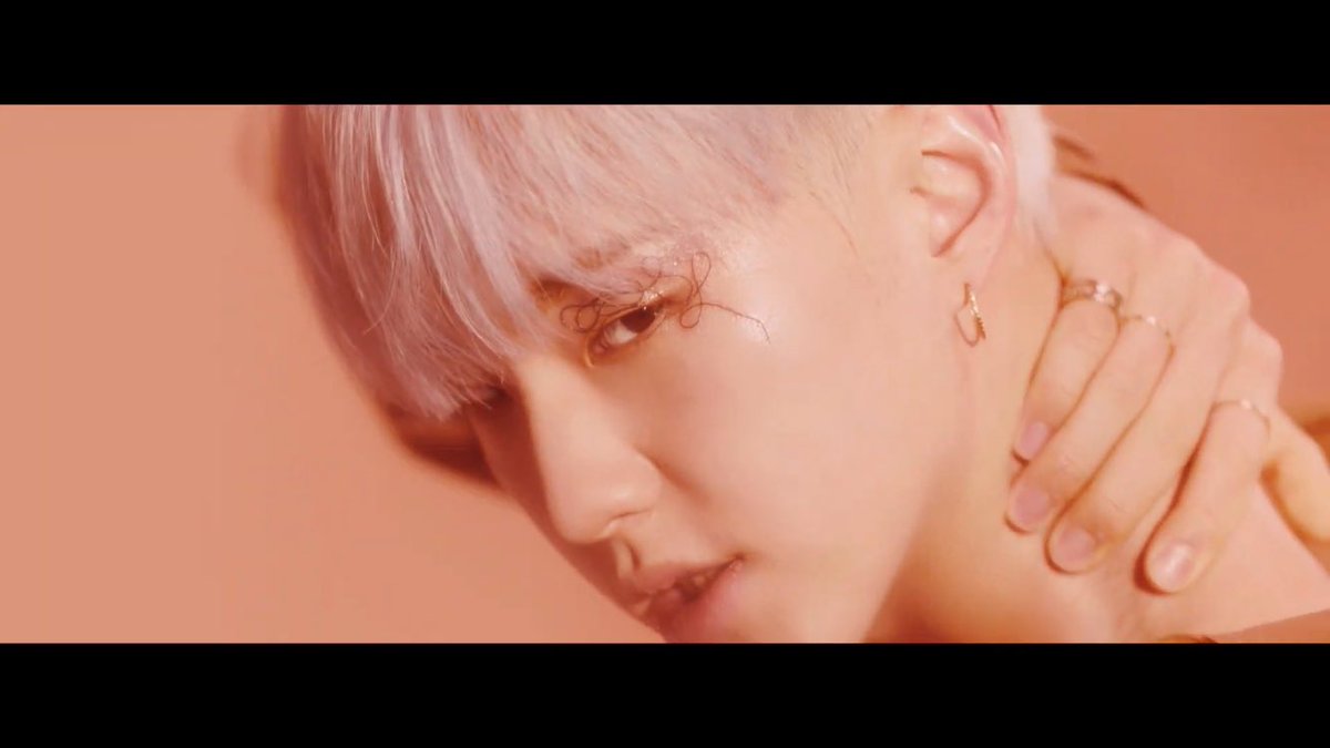 17spics's tweet photo. he‘s insane for this #스파이더_호시_내려온다 https://t.co/MVTxAlj7wL