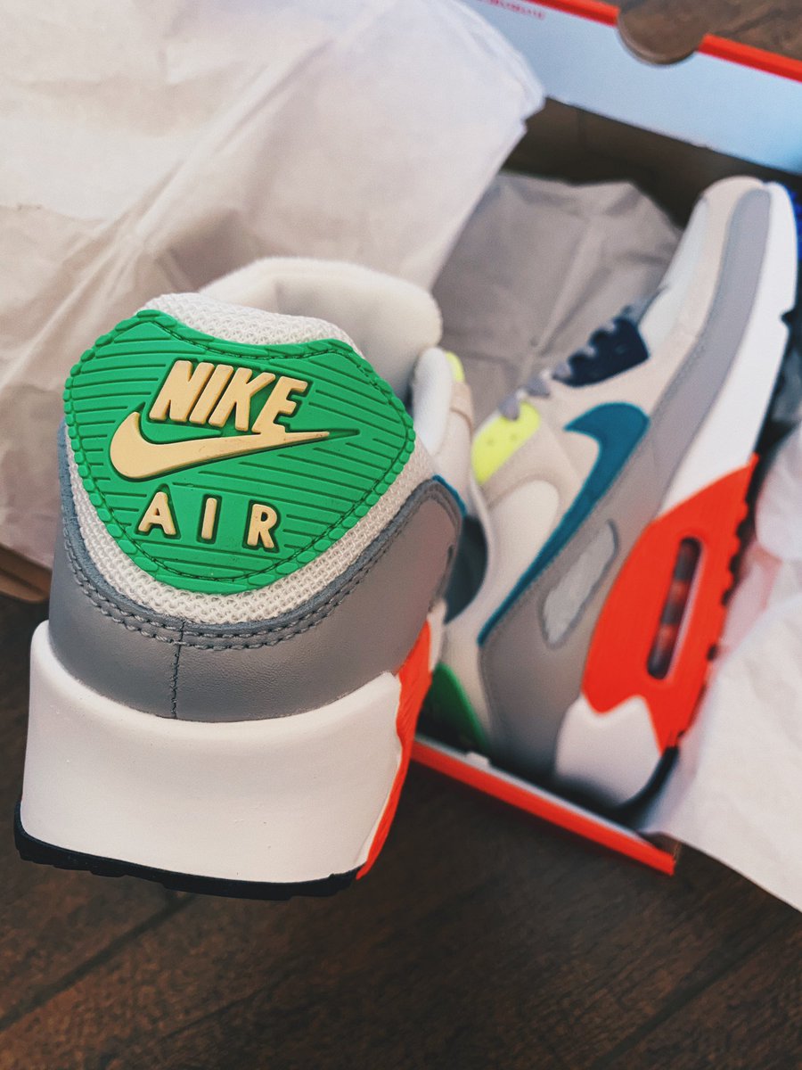 _Kudzayi's tweet photo. Fashionably super late with my Air Max post, but ohhhh well๐คฃ๐
#NotASneakerHead #JustALoverOfSneakers #BelatedAirMaxDay #Nike #AirMax90 #Nike #AirMaxClub #HuntingForKicks #YoMzansiSneakers https://t.co/myPsVXPEFq