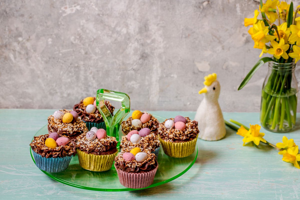 SearcysLondon's tweet photo. Wishing you a wonderful #Easter Bank Holiday #weekend! We have some egg-cellent recipes for you to try at home. Follow the link for more: https://t.co/i0W0QLcINd https://t.co/SKob84cmq5