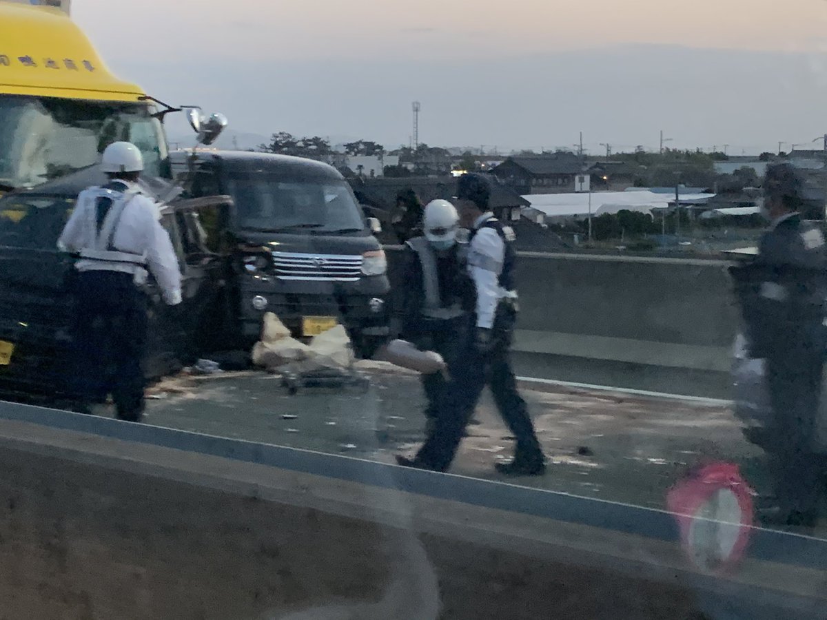 【大事故】国道23号線 豊橋バイパスで玉突き起事故「車べっコンベコンに凹んでた」 いろいろまとめbeans 【大事故】国道23号線 豊橋バイパスで玉突き起事故「車べっコンベコンに凹んでた」 いろいろまとめbeans