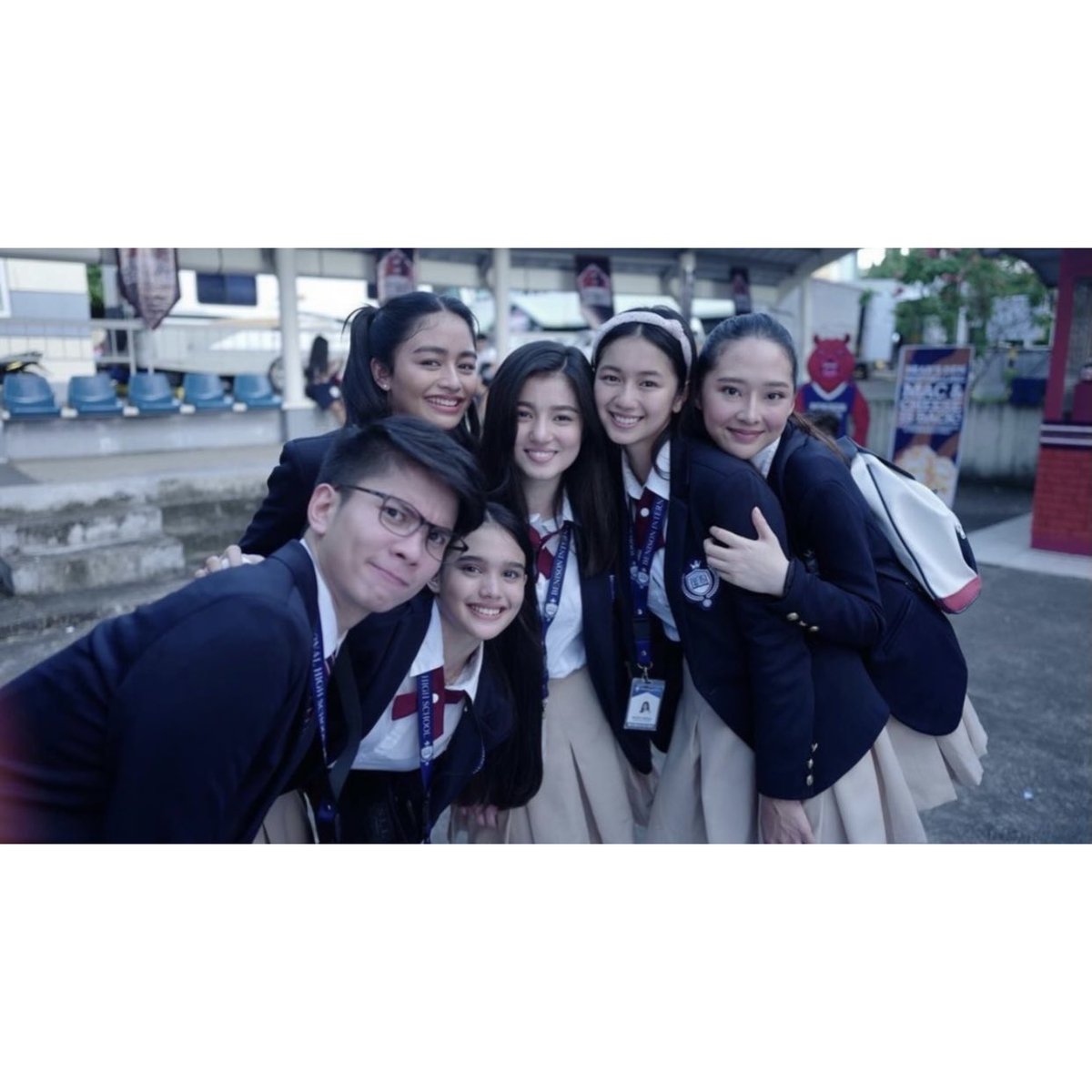 maxinejiji's tweet photo. My girls with Migz. 💙❤️

#HesIntoHer #IntoSummer2021 https://t.co/DnqfQMBnXp
