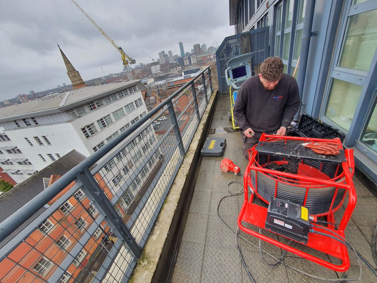 High up in the sky with #birminghamcitycentre view on the horizon 🏙 😍 
#draindoctor #draindoctorbirmingham #draindoctorworcestershire #Worcestershire #Birmingham #picote