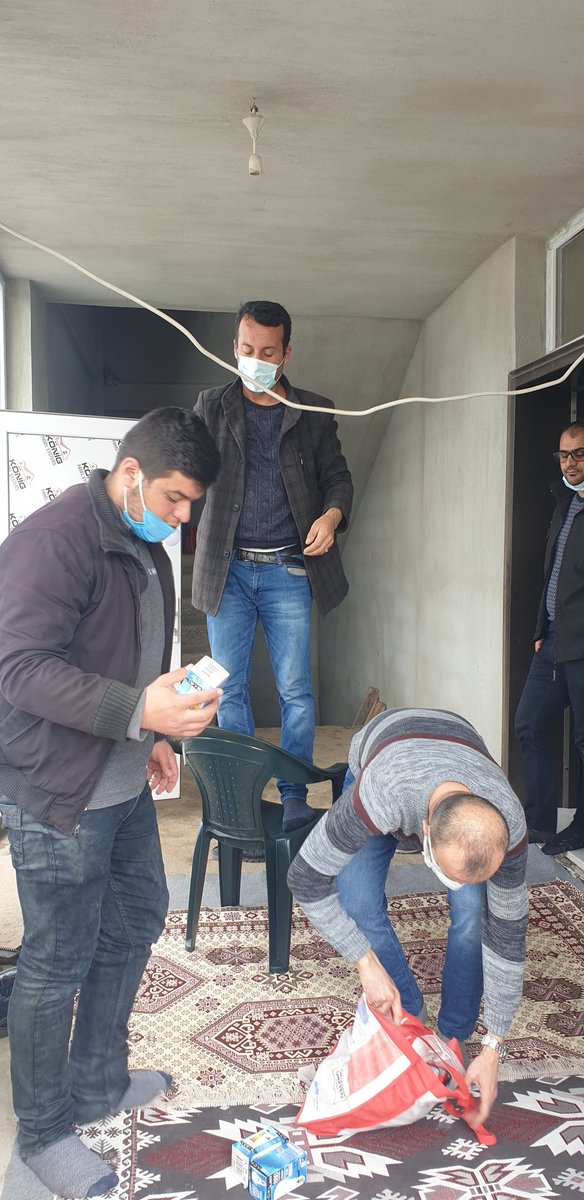 Meslek liseleri ailelerle buluşuyor projesi kapsamında öğrenci velilerimizi ziyaret edip evlerindeki elektrik tesisatı eksiklerini gidermeye çalıştık. <a href="/Bitlis_Mem/">Bitlis İl Milli Eğitim Müdürlüğü</a> @GulhanNumanoglu <a href="/varmik/">Prof.Dr.Kemal Varın Numanoğlu</a> <a href="/Korkmazemin49/">Mehmet Emin KORKMAZ</a> <a href="/Guroymak_MEM/">Güroymak İlçe MEM</a>