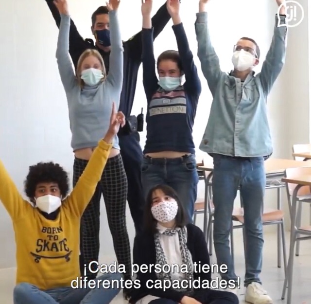 BovalarProjecta's tweet photo. 📣 “No som autistes, som persones amb autisme”. En el Dia  Mundial de Concienciació sobre l’Autisme...
👉 ...Elena, Álvaro, Elia, Víctor, Abril, Óscar, Íker i Gabriel, alumnes de l’@iesbovalar i l’IES Caminàs, ens expliquen el que cal saber en aquest dia. 
https://t.co/JuVraqSr5K https://t.co/v0DU2WwF4C