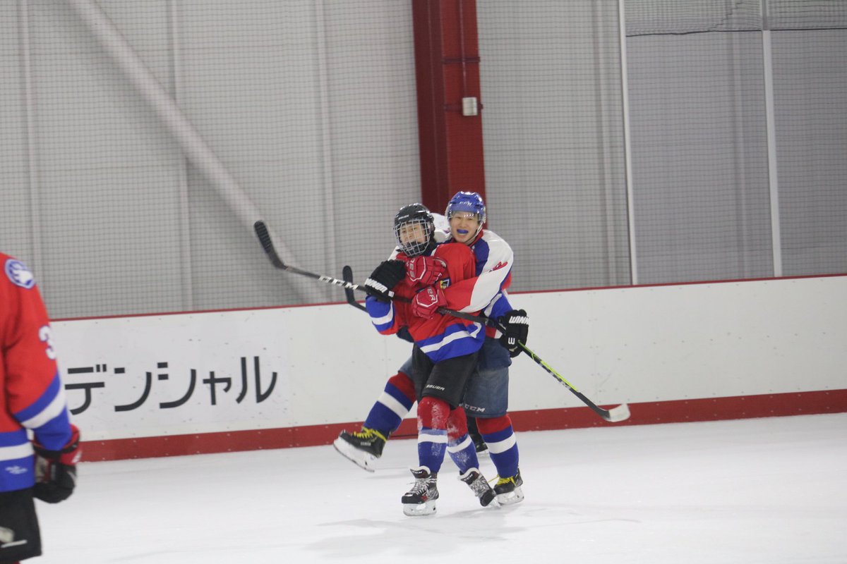 Polar__Bears's tweet photo. 【練習試合】昨日行われた新チームになって初めての試合は、明治オウルズに7-0で勝利いたしました🏆この勢いで、春季リーグに向けて一生懸命練習に励んでまいります🐻‍❄️🏒
新入生のみなさん！ぜひ、早稲田ポーラーベアーズで一緒に優勝目指しながら充実きたサークル生活をおくりませんか？？ https://t.co/SuYfUpa09k