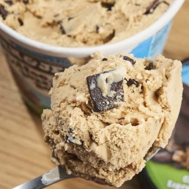 fallonsposting's tweet photo. coffee crumble ice cream 😋 https://t.co/jK0gab29JW