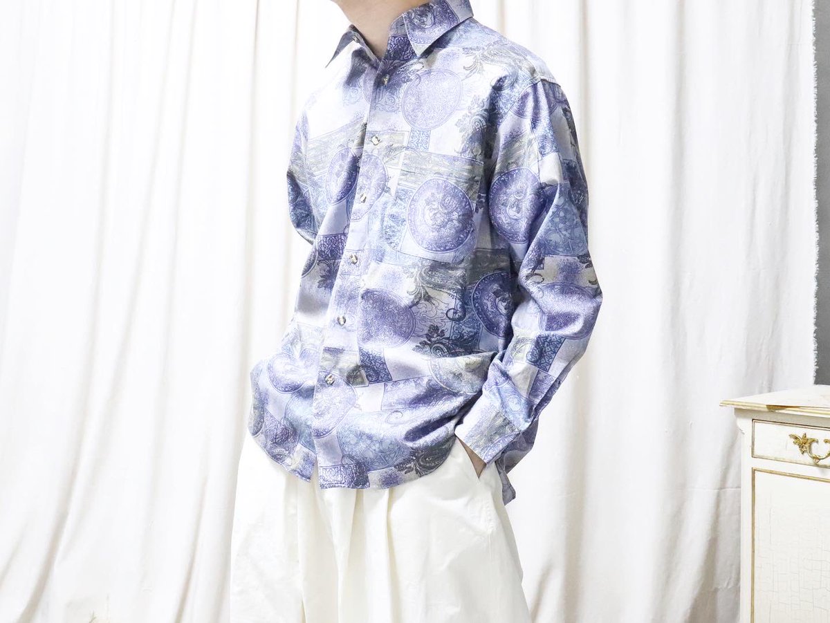 liberteused's tweet photo. 4/3(土) 22:00から販売開始🔥🔥

☑︎"レトロなデザインの柄シャツ"

水色とパープルの中間色のような色合いです◎ https://t.co/v73N1FSiGs