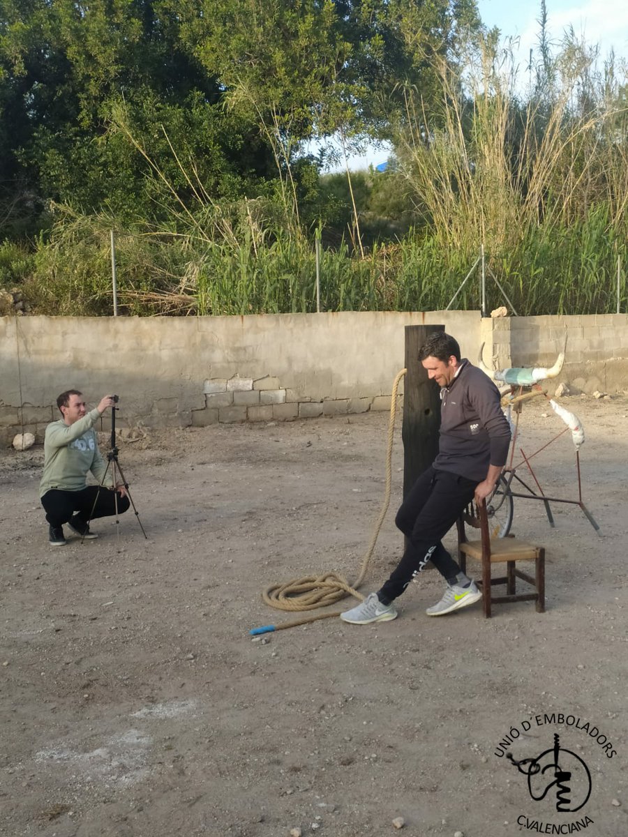 uniodemboladors's tweet photo. 📌 El Bou Embolat este sábado en el programa El bou al día. @bousdecarrer_cv @bou_cv

Inmersos en uno de nuestros proyectos, como son la grabación de una serie de capítulos dedicados a la modalidad del toro embolado.

#Elboualdia #QueNoSeApagueLaLlama https://t.co/hQIe1JO8eV