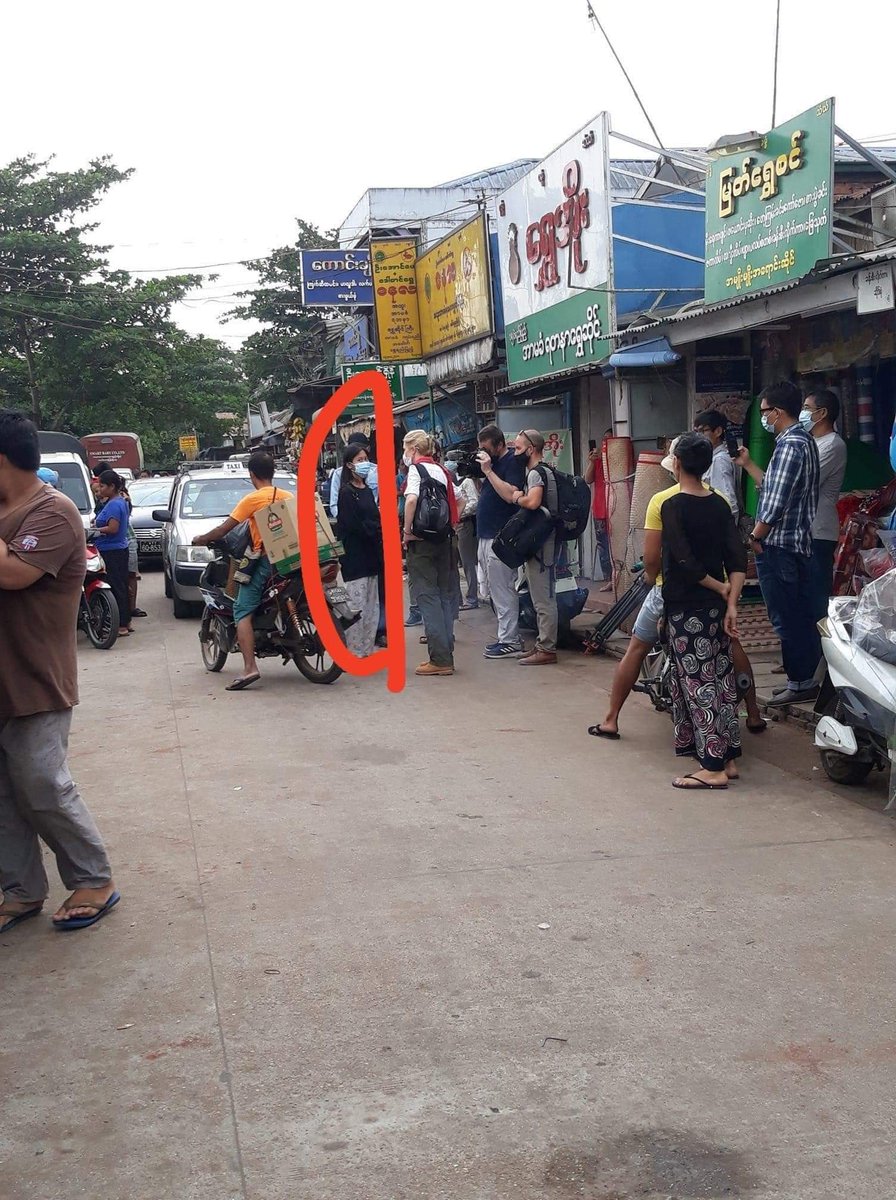 linnith82's tweet photo. 2 young girls were interviewed by the CNN reporter in Mingalardon Market.
They were arrested by the police who were not in uniform and had to follow to police station right after that. There is no right to say the truth in Myanmar.

#whatishappeninginmyamar
#2April @CNN https://t.co/TILs4wXAYV