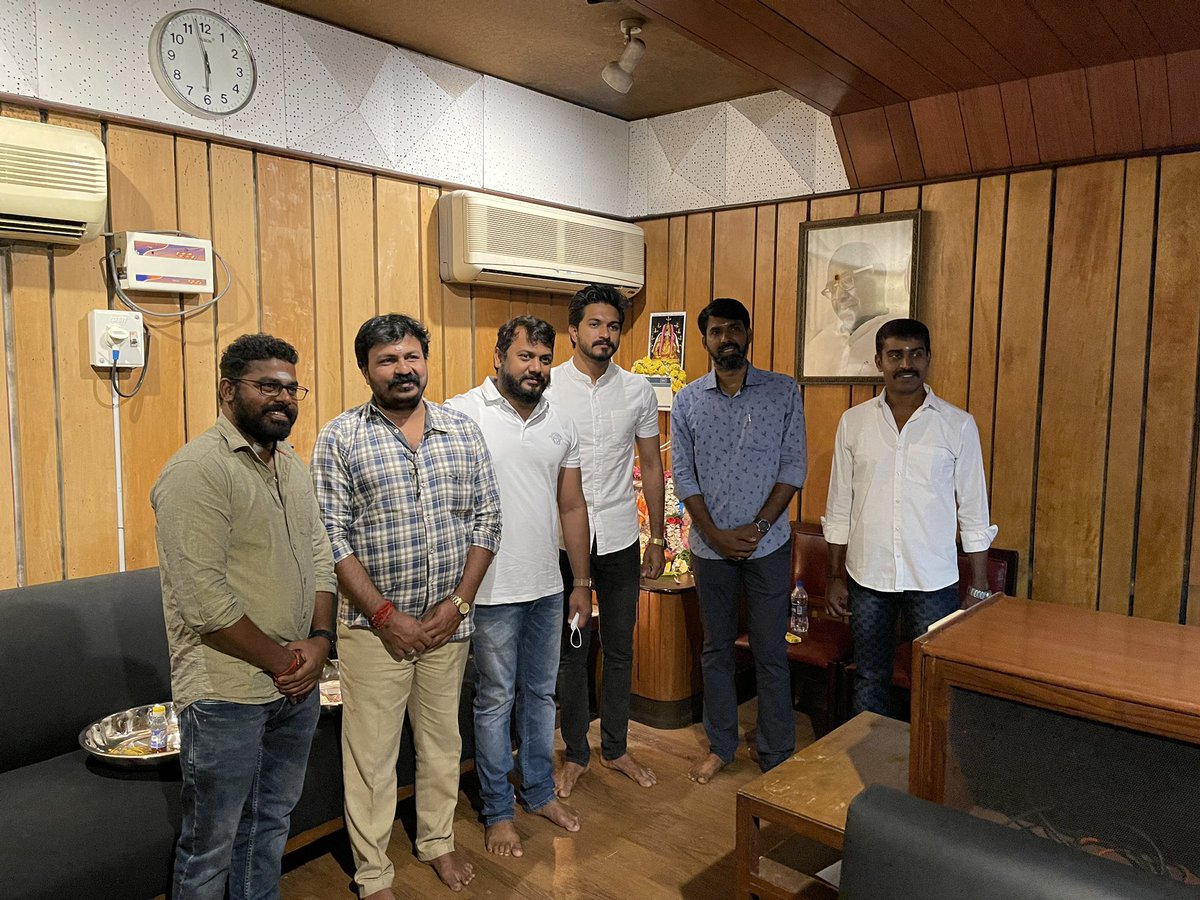 themugenrao's tweet photo. ஒலிச் சேர்க்கை இனி ஆரம்பம் 🔊 #வேலன்
Cooking sound for #Velandubstarts
Stay tuned for further updates folks 🔥
@Kalaimagan20 #kavinmoorthy
#skymanfilmsinternational https://t.co/3tQmCEN3f7