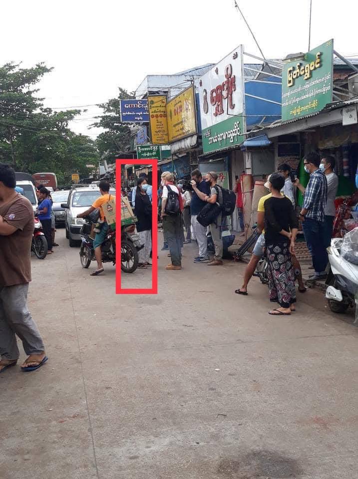 DimpleMariah's tweet photo. Two more girls who answered interview with @clarissaward @CNN at Mingaladon market have been arbitrarily abducted by terrorists in civilian forms. Many more interviewees are fleeing away since junta is trying to abduct them all.
NEWS SUPPRESSION
#WhatsHappeningInMyanmar
#Apr2Coup https://t.co/UQLUK7vwZn