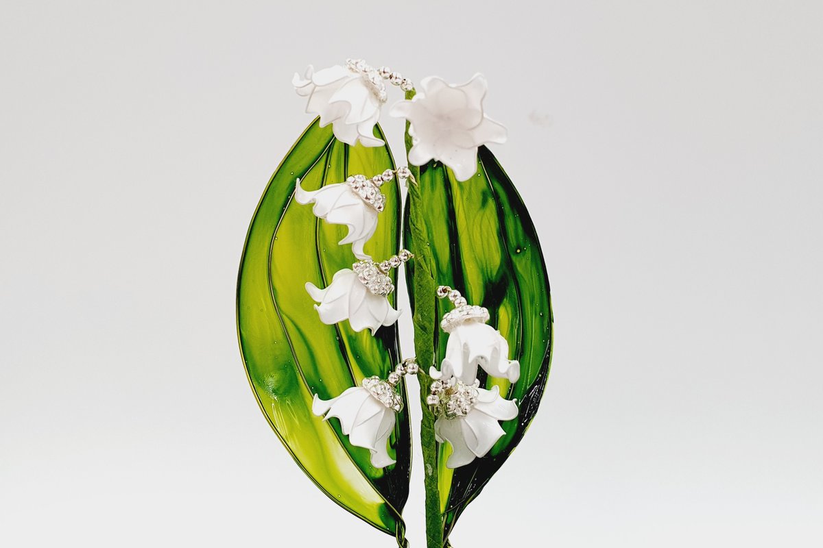 inionarts's tweet photo. Lily of the valley kits are now available on our website.  Perfect gift for those who have a birthday in May.  Full video instructions and easy to follow instructions available to download and print.  
Check out the kit here https://t.co/Hc0TXqytMg
#resin #Lilyofthevalley https://t.co/kTvoeuooag