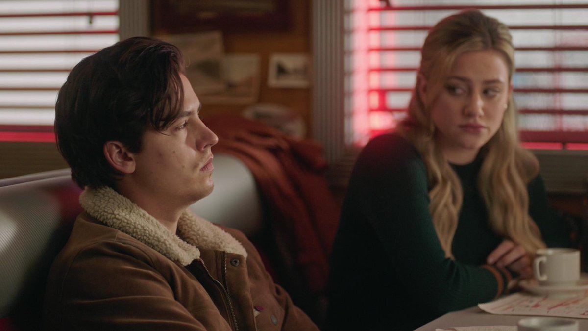 BugheadUpdates's tweet image. “bughead is about mending.” #riverdale