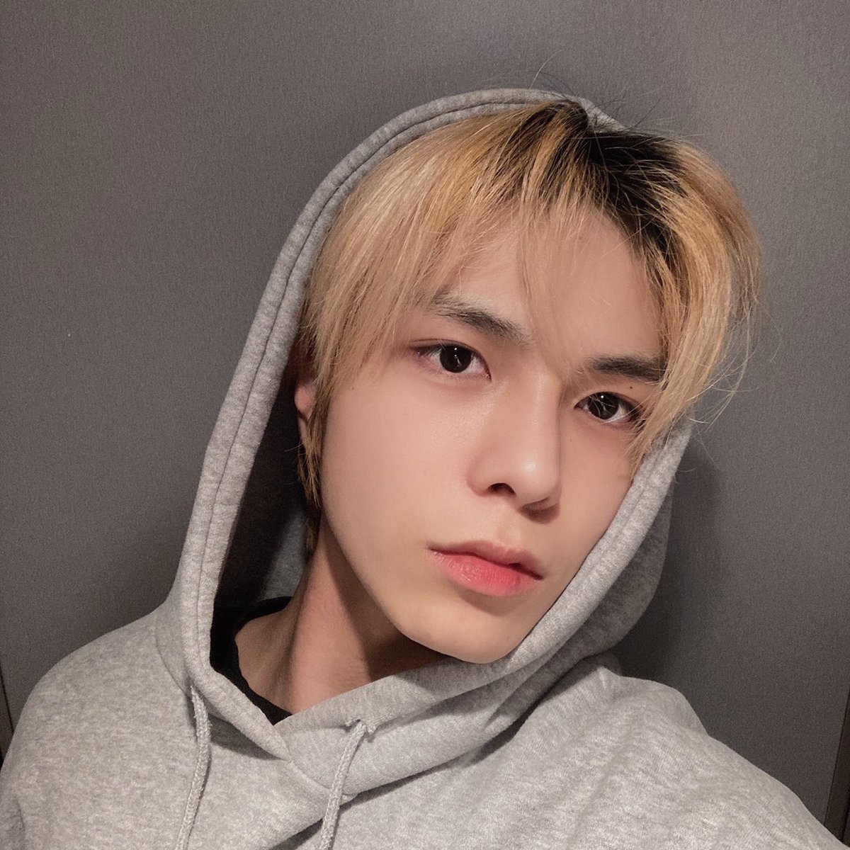 ELASTofficial's tweet photo. 오늘은 진짜 셀카 ㅎㅎ 

#ELAST #엘라스트 #YEJUN #예준 https://t.co/ED9YHeHmp5