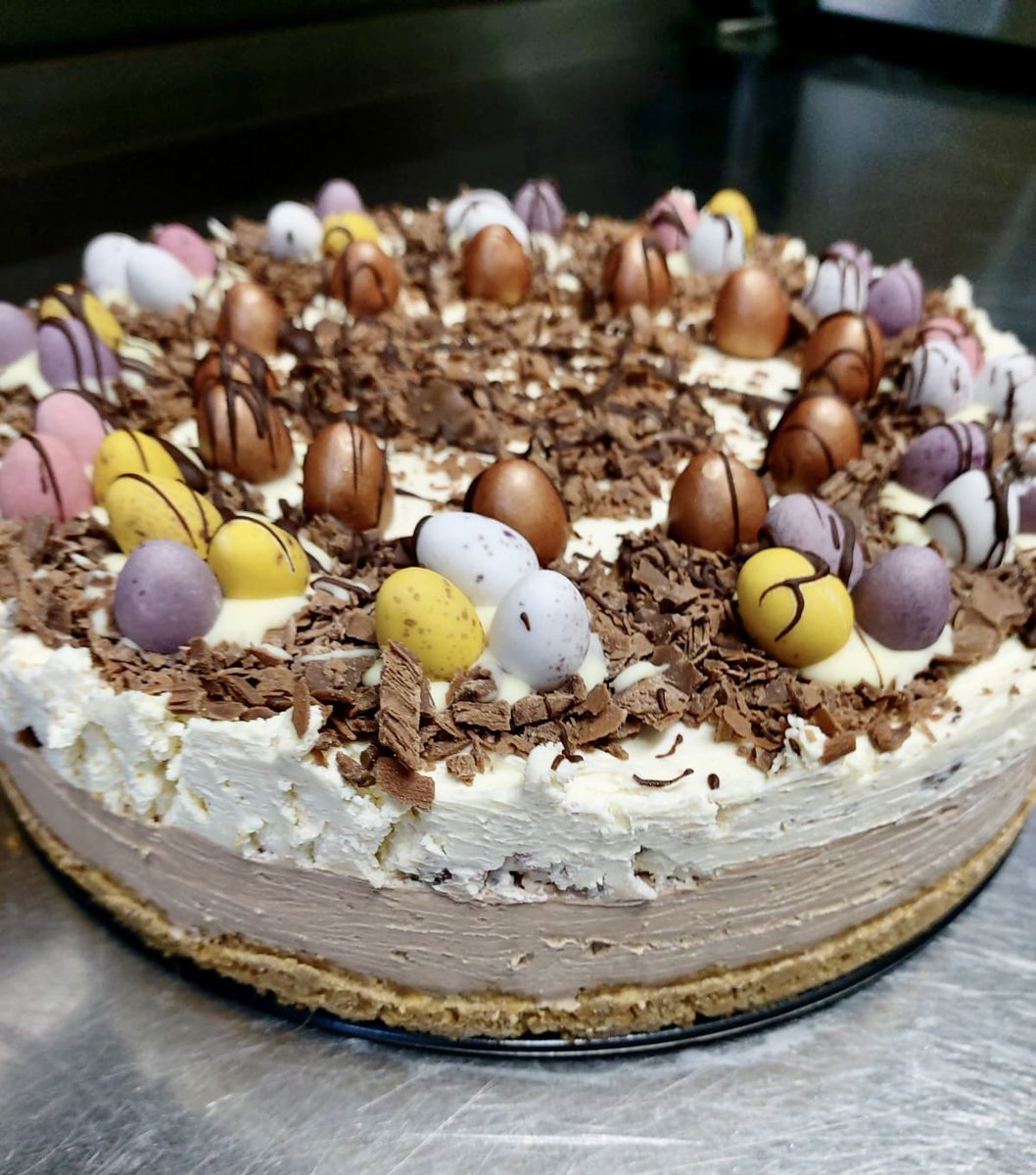 Riccartoninn's tweet image. Doesn’t this look cheesecake-tastic? 
Don’t forget, every order we receive this weekend is being put into a prize draw to win one of our fantastic breakfasts for two, when we reopen from 26th April! 🤩 

trackeat.co.uk/riccarton-inn-…

#cheesecakegoals 
#FridayVibes 
#alwayshomemade