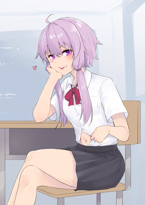 おへそチラ見 