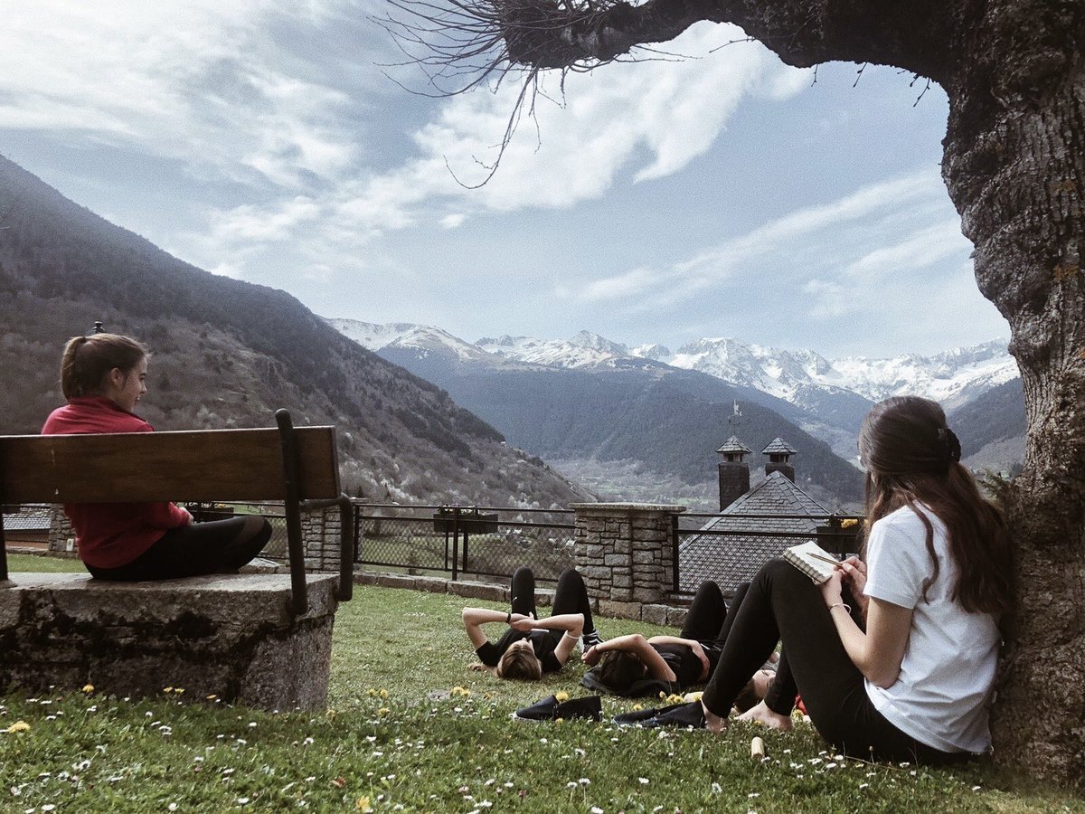 bertadescalzi's tweet photo. els @amicsdelesarts van dir un dia que “tornar sempre és la millor part de l’aventura” però, aquest cop, jo m’hi hagués quedat, a la vall d’aran 💔 https://t.co/UGO9ajgaNt