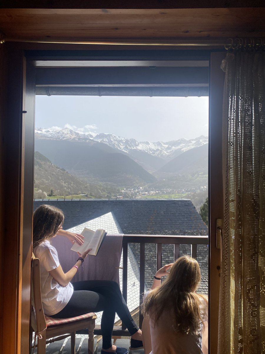 bertadescalzi's tweet photo. els @amicsdelesarts van dir un dia que “tornar sempre és la millor part de l’aventura” però, aquest cop, jo m’hi hagués quedat, a la vall d’aran 💔 https://t.co/UGO9ajgaNt